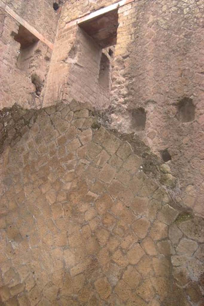 Ins Or II, 7, Herculaneum. October 2004.
Looking north towards doorway situated on mezzanine level, and leading into rooms above Ins.Or.II.8.
Photo courtesy of Nicolas Monteix.